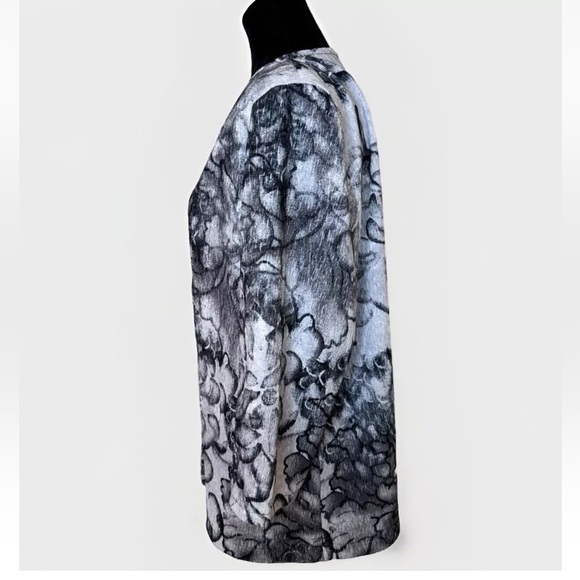 Chicos Top Easy Wear 2 Sz L Cardigan Topper Black White Floral Party Classy EUC - Picture 4 of 9